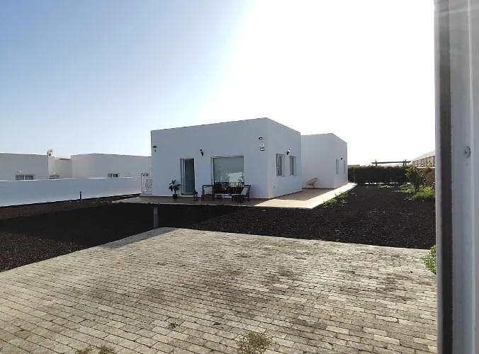 Chalet Casa Bermeja - *