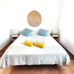 Chalet Casa Bermeja - *