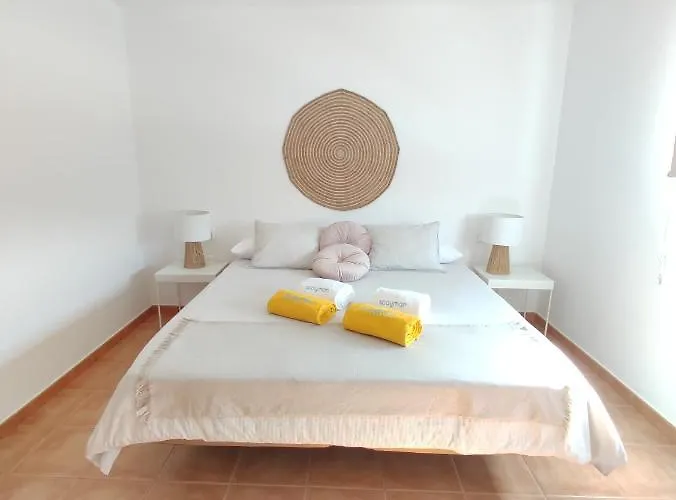 Chalet Casa Bermeja - *